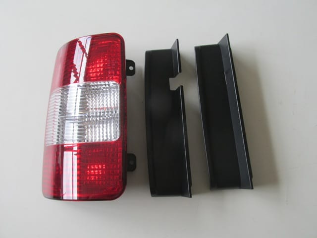 VOLKSWAGEN-CADDY--04/10;-STOP-LAMBASI-SOL-KIRMIZI/BEYAZ-(MARS)-(E-MARKLI)