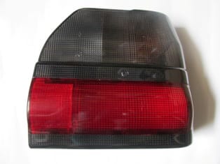 RENAULT-R19--EUROPA--92/01;-STOP-LAMBASI-SAĞ-(SEDAN)-FÜME/KIRMIZI-(DUYSUZ)-(PLEKSAN)