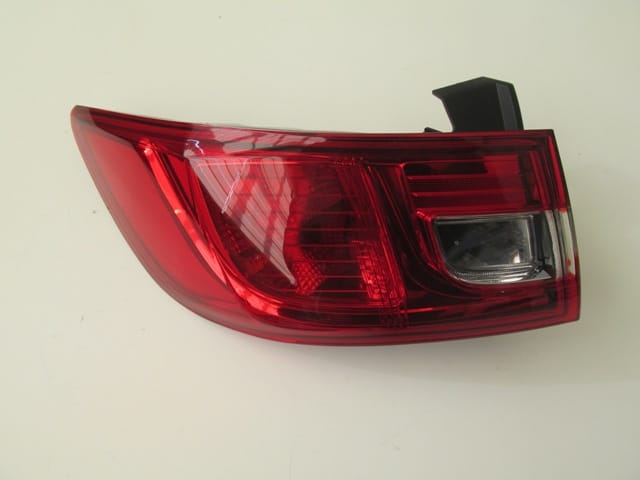 RENAULT-CLIO--4--HB--13/16;-DIŞ-STOP-LAMBASI-SOL-KIRMIZI/BEYAZ-(E-MARKLI)