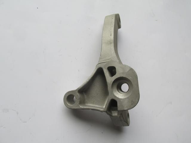 RENAULT-CLIO--HB--13/16;-ENGINE-MOUNTING-BRACKET-1.2CC-AUTOMATIC-(ALUMINUM)