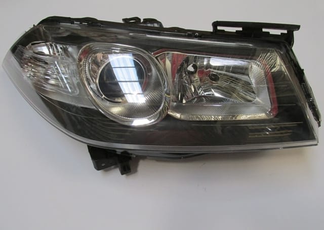 RENAULT-MEGANE--2--07/09;-FAR-LAMBASI-SAĞ-ELEKTRİKLİ/MOTORSUZ-SİYAH-MERCEKLİ-MAKYAJLI(AYFAR(E-MARKLI