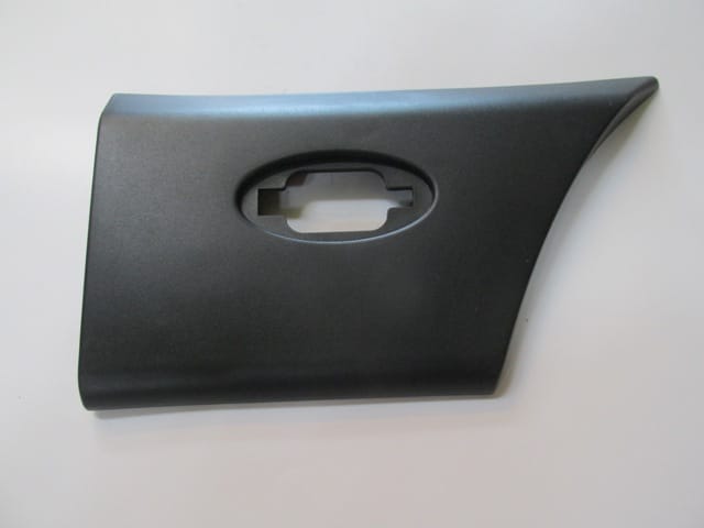 RENAULT-MASTER--4--20/24;-REAR-FENDER-BODY-MOULDING-RH-BLACK-W/LAMP-HOLE