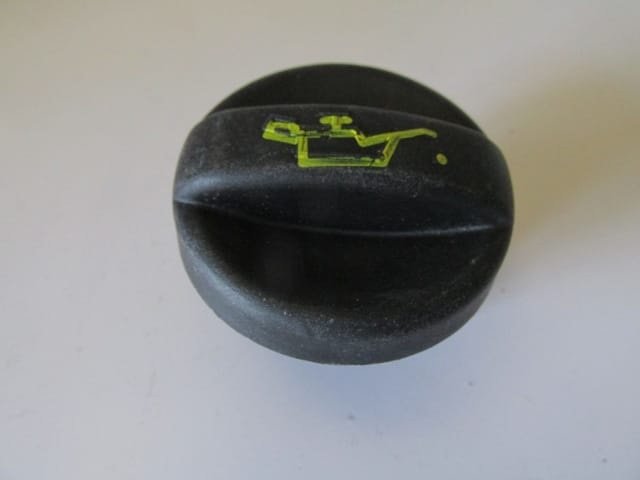 FORD-FIESTA--02/07;-MOTOR-YAĞ-KAPAĞI-1,4-TDCI-(KISA-BOĞAZ)