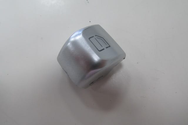 MERCEDES-C-CLASS--W205--14/20;-FRONT/REAR-WINDOW-SWITCH-BUTTON-COVER-RH