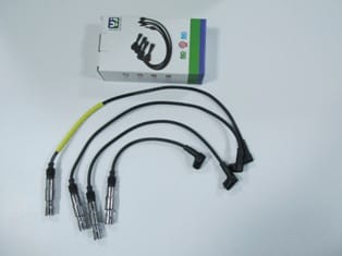 VOLKSWAGEN GOLF- 4- 98/04; BUJİ KABLOSU TAKIM (8V)(APK-AZH)2.0 CC (YOW JUNG)