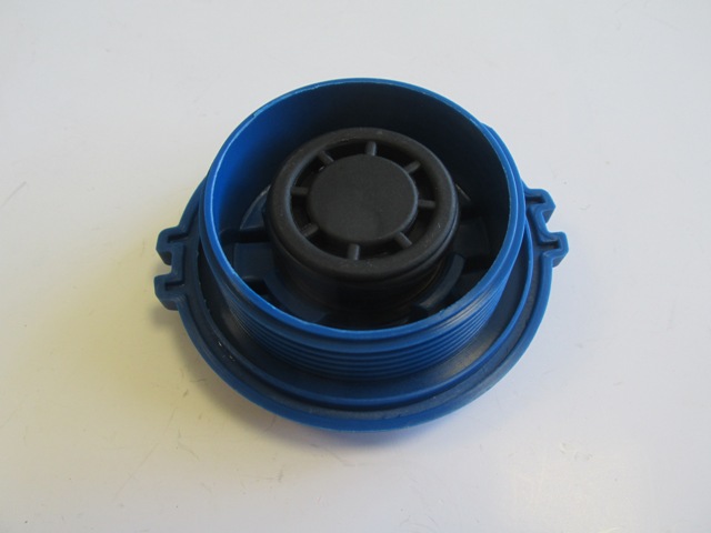 VOLKSWAGEN-TOUAREG--07/09;-RADIATOR-CAP-BLUE