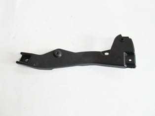 AUDI A4- 05/08; ÖN TAMPON BRAKETI SOL KÜÇÜK (YAN KULAGA TAKILAN) (PLASTIK) (BFN)