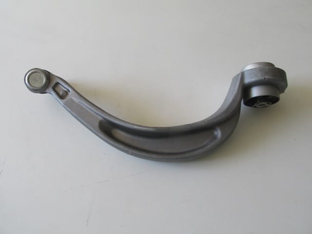 AUDI A4- 08/12; ÖN ALT TABLA SAG EGRI TIP BURÇLU/ROTILLI (65 MM M14) (SALINCAK) ALÜMINYUM (SH)