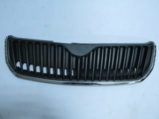 SKODA SUPERB- 09/12; ÖN PANJUR SİYAH (İÇ PETEKLERİ SİYAH/ÇERÇEVESİ NİKELAJLI) (TW-Y)