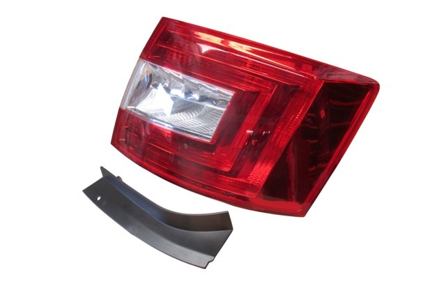 Skoda Octavia Stop Lambası Sağ Kırmızı/Beyaz (5R5945112)