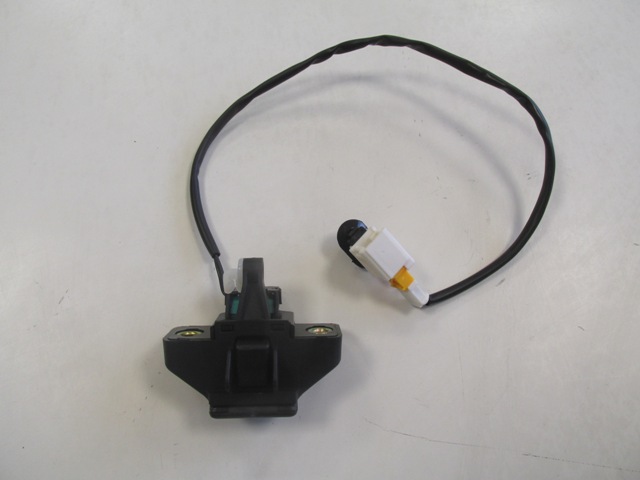 RENAULT-CLIO--2--SD--98/01;-TAIL-GATE-LOCK-(W/CABLE)