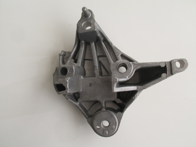 RENAULT-CLIO--2--SD--98/01;-ENGINE-MOUNTING-(CHOCK)-(ALUMINUM)