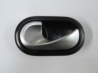 RENAULT-SYMBOL--THALIA--SD--09/12;--FR.DOOR-INSIDE-HANDLE-LH-CHROME-BLACK-(GREY-HANDLE)