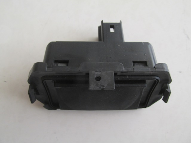 RENAULT-CLIO--3--HB--09/12;-TAIL-GATE-BOOT-SWITCH-BUTTON