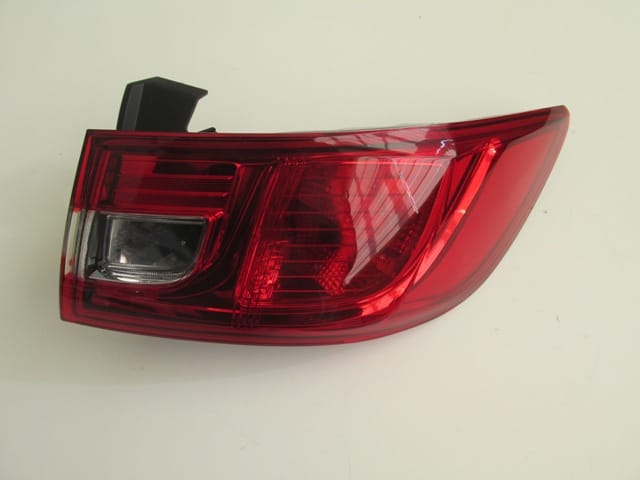 RENAULT CLIO- 4- HB- 13/16; DIŞ STOP LAMBASI SAĞ KIRMIZI/BEYAZ (MARS) (E MARKLI)