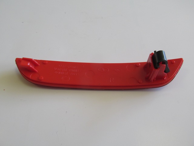 RENAULT-CLIO--4--HB--16/20;-REAR-BUMPER-REFLECTOR-RH-RED