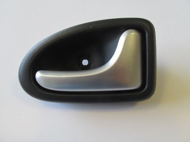 RENAULT-MEGANE--1--98/99;-FRONT-DOOR-INSIDE-HANDLE-RH-CHROME