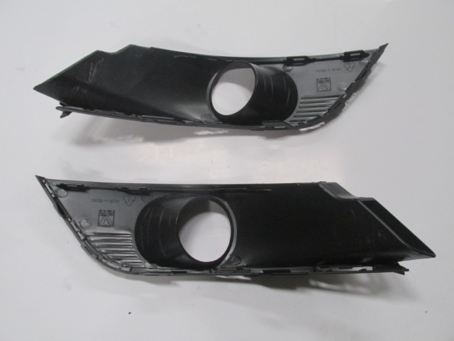 RENAULT-MEGANE--4--SD/HB--16/20;-SİS-LAMBA-KAPAĞI-SAĞ/SOL-SET-(2-PARÇA)-SİS-DELİKLİ