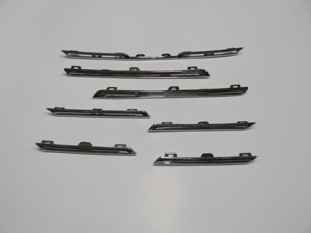 RENAULT MEGANE- 4- SD/HB- 16/20; ÖN PANJUR ÜST ÇITASI NİKELAJLI SET (7 PARÇA)