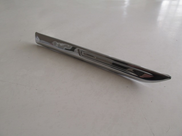 RENAULT-MEGANE--4--SD--21/23;-FRONT-FENDER-MOULDING-CHROMED-RH