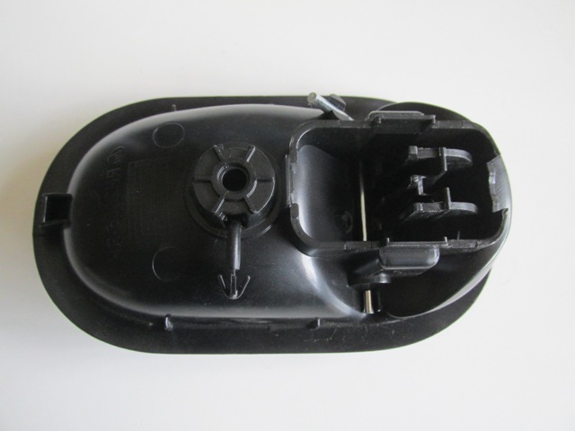 RENAULT-KANGOO--3--08/13;-FRONT-DOOR-INSIDE-HANDLE-LH-BLACK-(BLACK-HANDLE)