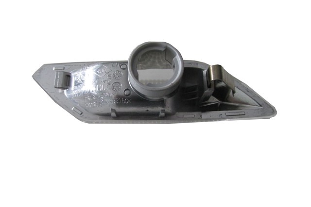 RENAULT-TALIANT--21/23;-SIDE-LAMP-RH-CLEAR