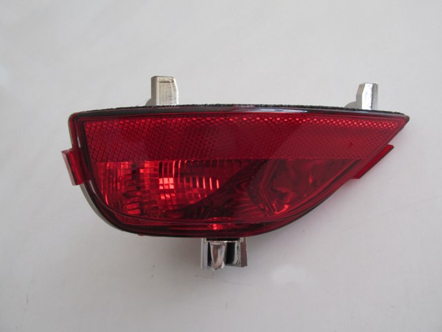 RENAULT-TALIANT--21/23;-REAR-BUMPER-REFLECTOR-LH-RED