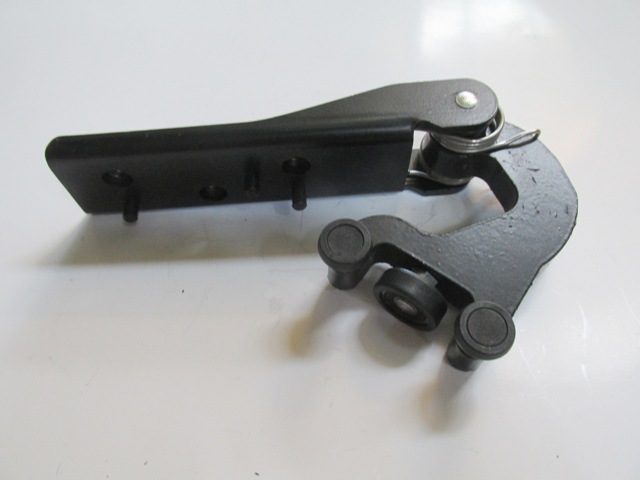 RENAULT-MASTER--4--20/22;-MIDDLE-DOOR-LOWER-HINGE-RH