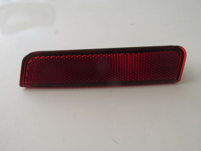 DACIA-DUSTER--10/17;--RR.-BUMPER-REFLECTOR-RH-RED