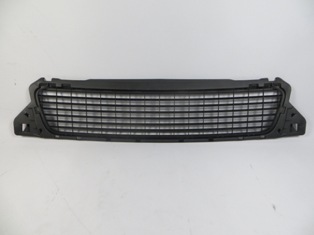 DACIA-DUSTER--10/13;--FRONT-BUMPER-GRILLE-BLACK