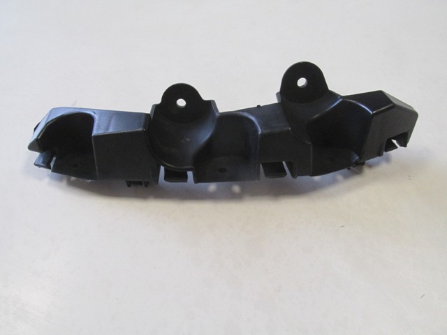 DACIA-DUSTER--18/23;-FR.BUMPER-BRACKET-LH