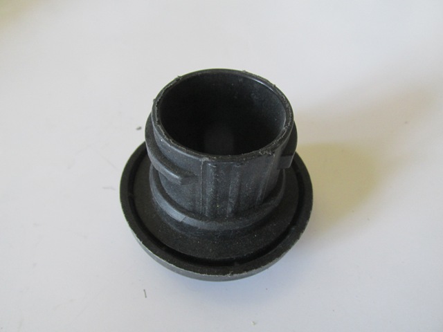 PEUGEOT-206--HB--99/09;-ENGINE-OIL-CAP-1,4-HDI/1,6-HDI