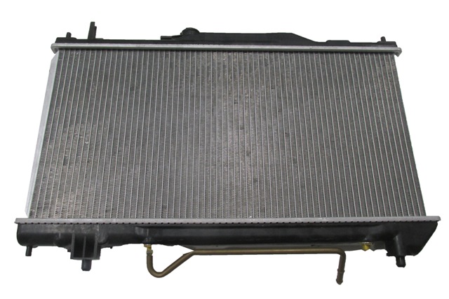 TOYOTA AVENSIS- 01/02; SU RADYATÖRÜ OTOMATIK 2.0I