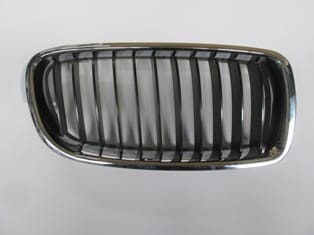 BMW 3 SERI- F30- 12/14; ÖN PANJUR SAĞ NİKELAJLI İÇ PETEKLERİ SİYAH (STANDART) (TYG)