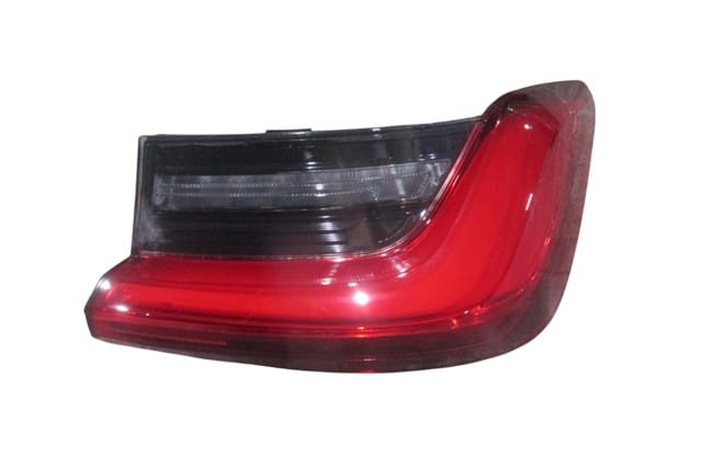 (YENİ ÜRÜN!!!)BMW 3 SERI- G20- 19/22; DIŞ STOP LAMBASI SAĞ KIRMIZI/FÜME (LEDLİ) (E MARKLI)