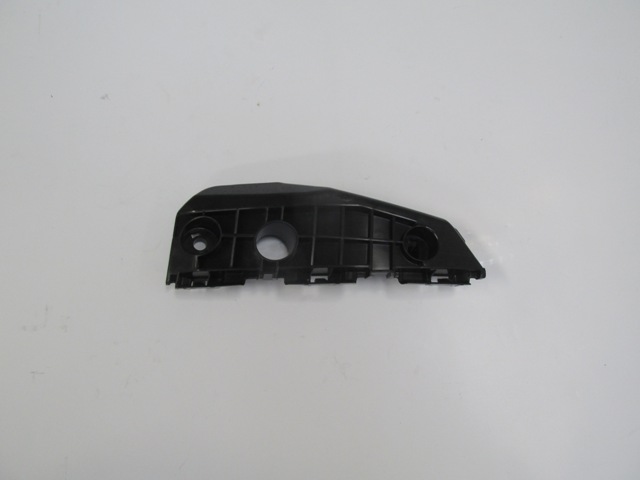 TOYOTA-AURIS--07/10;-FRONT-BUMPER-BRACKET-RH-PLASTIC