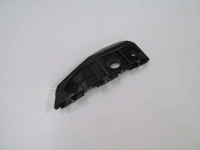 TOYOTA-AURIS--07/10;-FRONT-BUMPER-BRACKET-LH-PLASTIC