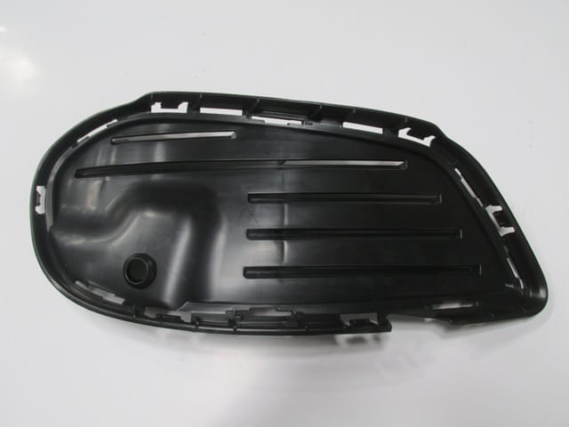 MERCEDES C CLASS- W205- 14/17; SİS LAMBA KAPAĞI BRAKETİ SOL SENSÖR DELİKLİ (AMG)(TW)