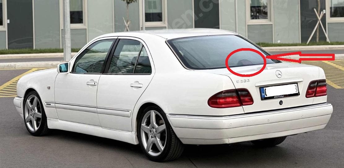 MERCEDES E CLASS- W210- 00/02; ARKA FREN LAMBA ÇERÇEVE KAPAĞI (3.STOP)