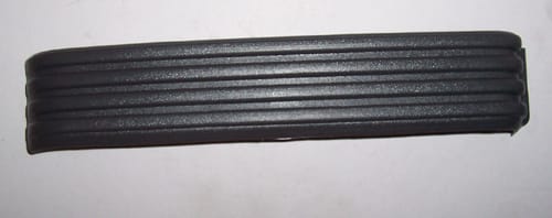 MAZDA E2200- MİNİBÜS- 88/95; ARKA TAMPON UCU SAĞ TIRTIRLI (PLASTİK)