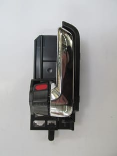 SUZUKI SWIFT- 05/11; ÖN KAPI İÇ AÇMA KOLU SOL SİYAH/NİKELAJLI (HUSHAN)