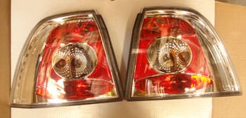 OPEL VECTRA- B- 99/02; MODIFIYE STOP LAMBASI SAG/SOL SET 2 PARÇA NIKELAJLI/KIRMIZI (TYC)