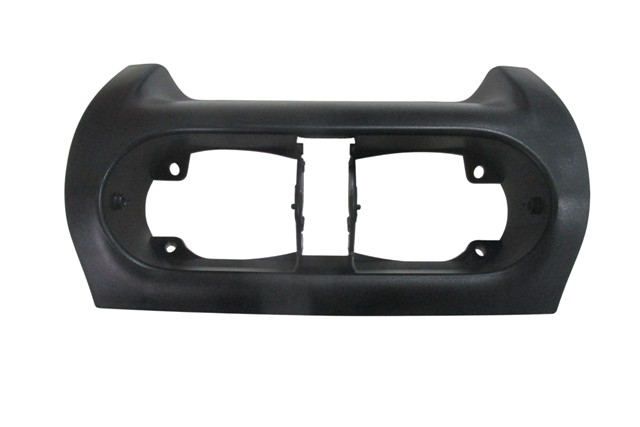 OPEL CORSA- C- 04/06; ÖN GÖGÜS ORTA ÜFLEME PETEGI ÇERÇEVESI (DIFIZÖR ÇERÇEVESI)