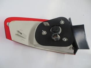 FORD MONDEO- 07/11; DIS STOP LAMBASI SAG KIRMIZI/BEYAZ SEDAN (FAMELLA)